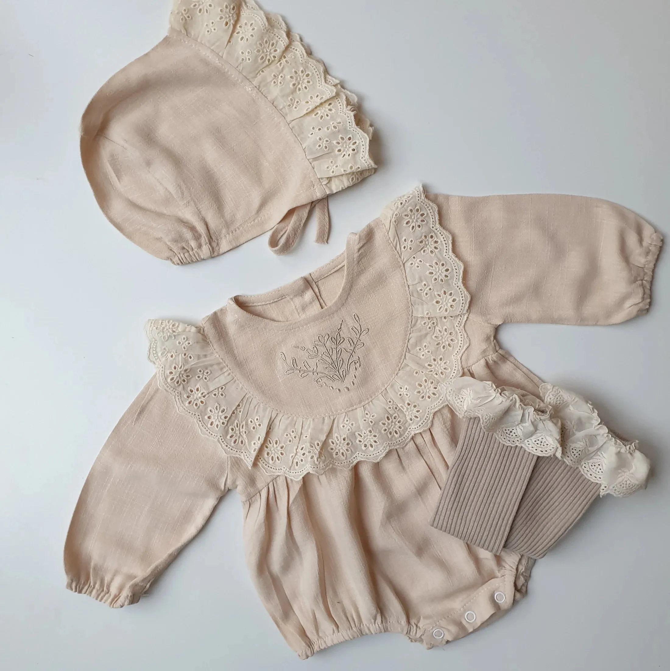 Vintage bodysuit and bonnet set